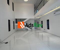 Luxurious 5 Bedrooms Fully Detached Duplex in Lekki Phase 1 - 4