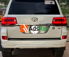 2012 LANDCRUISER - 7