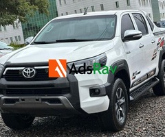 2019 TOYOTA HILUX