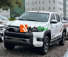 2019 TOYOTA HILUX - 4