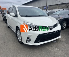 Foreign Used 2017 Toyota Sienna - 2