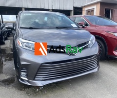 Foreign Used 2017 Toyota Sienna - 2