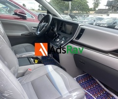 Foreign Used 2017 Toyota Sienna - 3