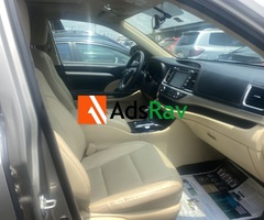 Foreign 2015 Toyota highlander - 3