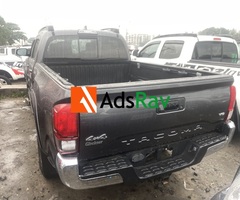 Foreign Used 2017 Toyota Tacoma - 7