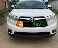 Clean 2015 Highlander XLE – Comfort Meets Performance (Call 08082983064)