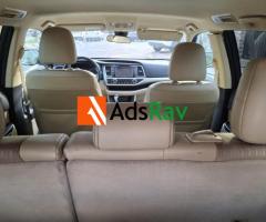Clean Toyota Highlander 2017 Available in Ikeja (Call 08052152941) - 3