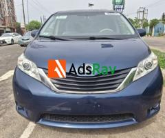 Sharp Tokunbo Toyota Sienna Ready for a New Owner - Call 08052152941 - 3