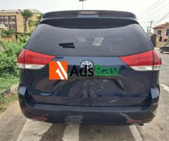 Sharp Tokunbo Toyota Sienna Ready for a New Owner - Call 08052152941 - 5