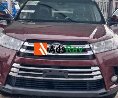 Clean 2017 Highlander Limited with Headrest DVD for Sale - Call 07036496557 - 2