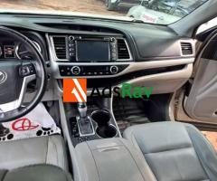 Tokunbo 2016 Highlander XLE Available in Ikeja - CALL 07036496557 - 7