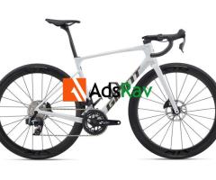 2026 Giant Defy Advanced Pro 1 Road Bike (KINGCYCLESPORT)