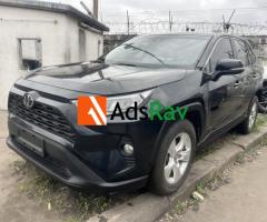 FOREIGN USED  2020 TOYOTA RAV4