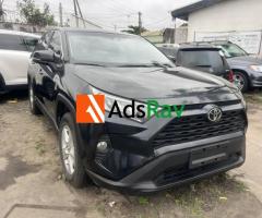 FOREIGN USED  2020 TOYOTA RAV4 - 2