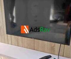 SAMSUNG QLED 50" SMART TV