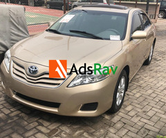 Toyota Camry 2010 Gold - 2