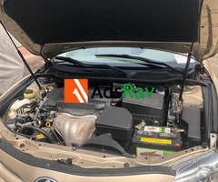 Toyota Camry 2010 Gold - 4