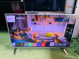 4k UHD LG 43 inches SmartTv (With bluetooth wireless  connectivity) Call 09166333458