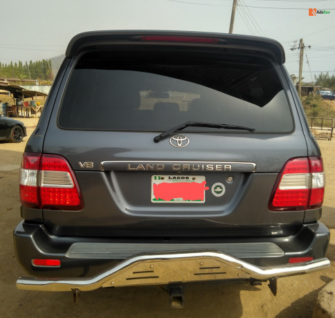 toyota-land-cruiser-big-1