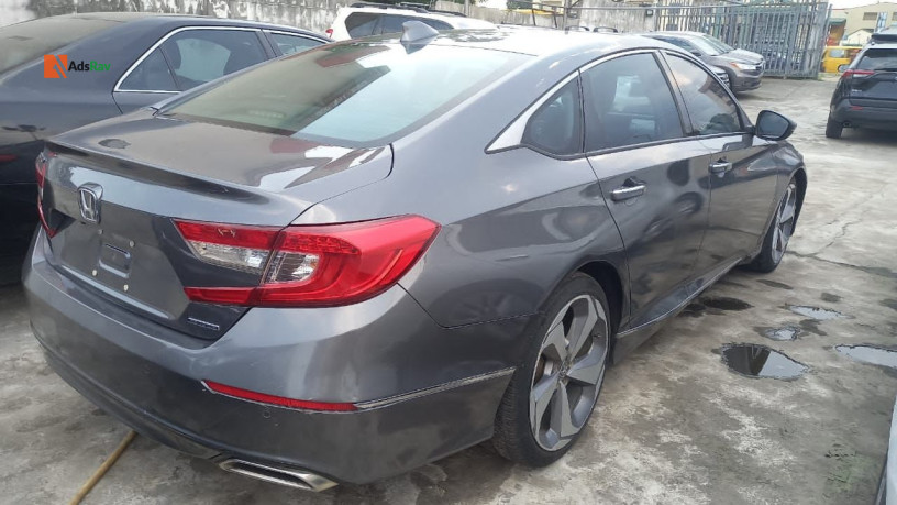 for-sale-2018-honda-accord-call-08022288837-big-3