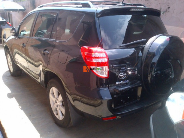 neatly-used-2012-toyota-rav4-big-2