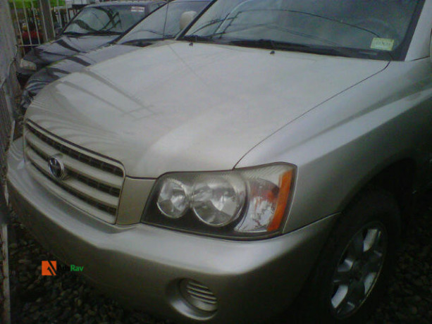 neatly-used-2002-toyota-highlander-limited-big-1