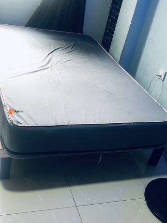 used-mattress-and-bed-stand-big-0