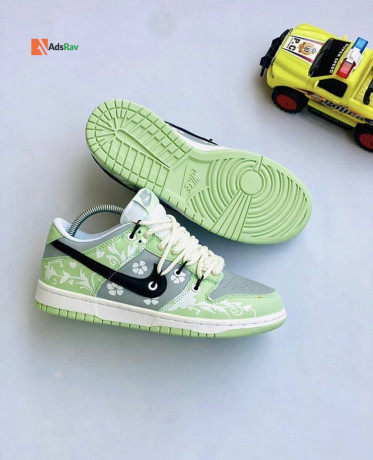 nike-dunk-sb-sneakers-big-4