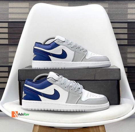 nike-jordan-retros-1-sneakers-big-0