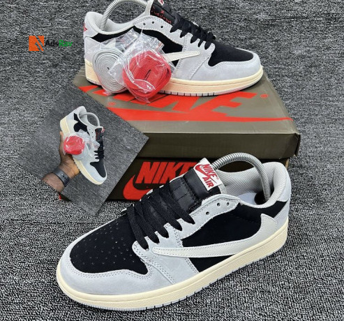 nike-sb-dunk-sneakers-big-4