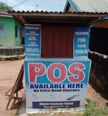 metal-caravan-pos-stand-big-0