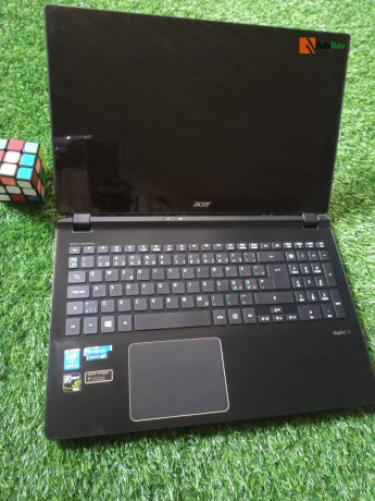 super-neat-uk-used-laptop-big-0